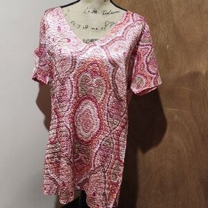 Jaclyn Smith Pink and White Graphic Short Sleeve Tunic